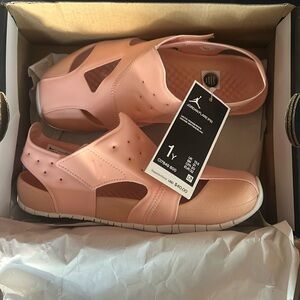 Girls Nike Jordan Flare (PS) Size 1Y